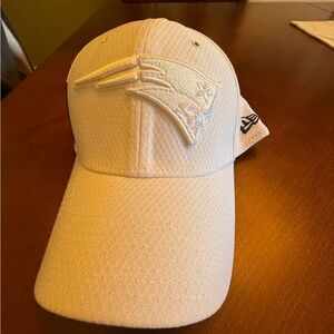 PATRIOTS M-L White New Era Cap with Embroidered Logo